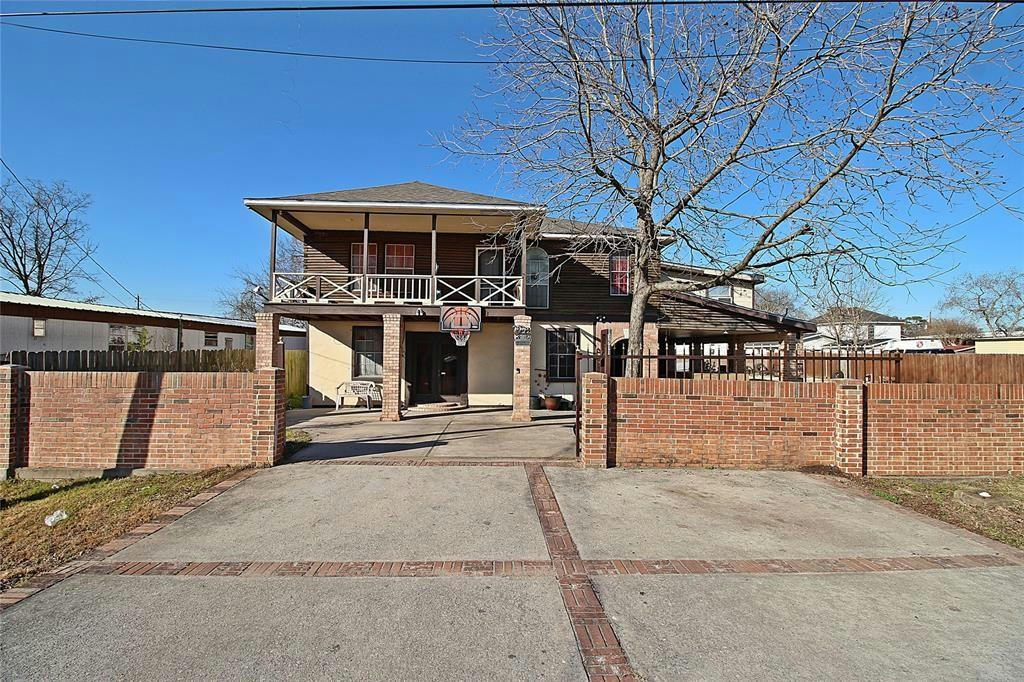 13915 BROWNSVILLE ST, HOUSTON, TX 77015, photo 1 of 26