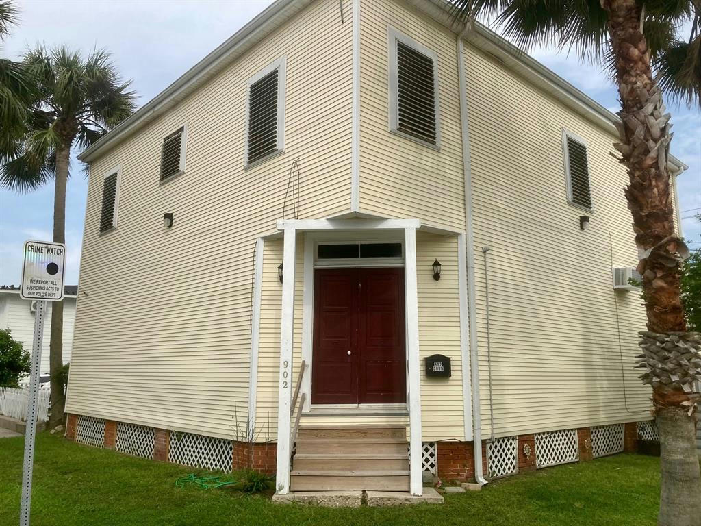 902 CHURCH ST, GALVESTON, TX 77550, photo 1 of 12
