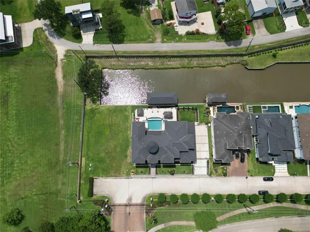 307 BLUE WATER WAY PVT, KEMAH, TX 77565, photo 1 of 18