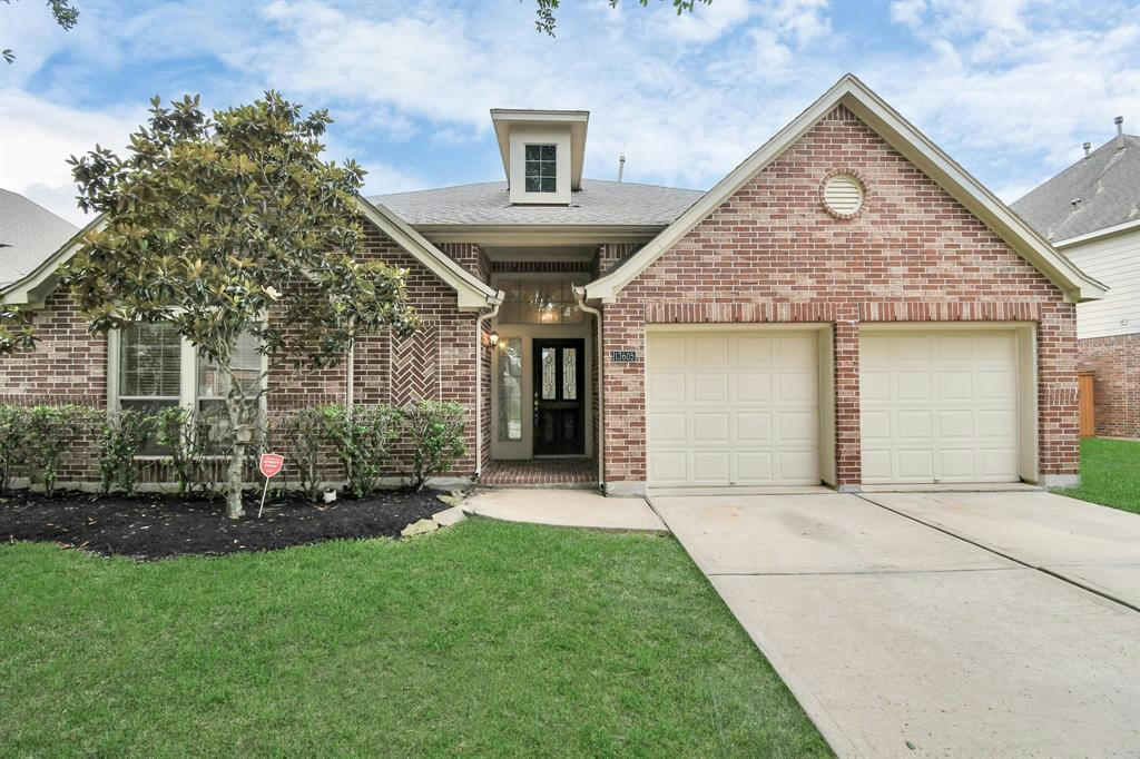 13605 ORCHARD WIND LN, PEARLAND, TX 77584, photo 1 of 50