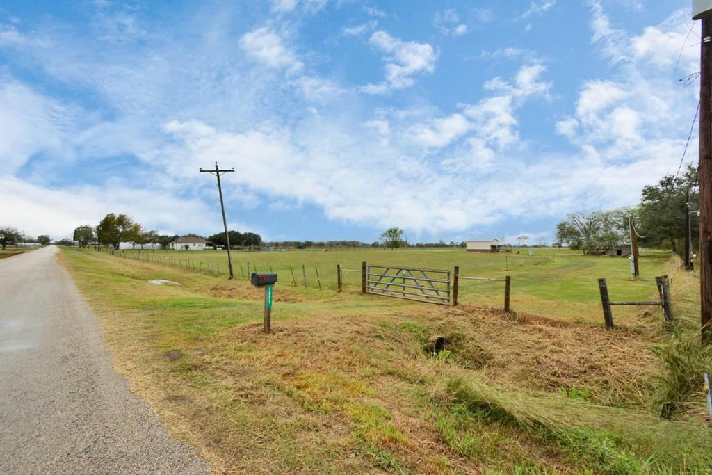 1691 COTTONDALE RD, BOLING, TX 77420, photo 1 of 21