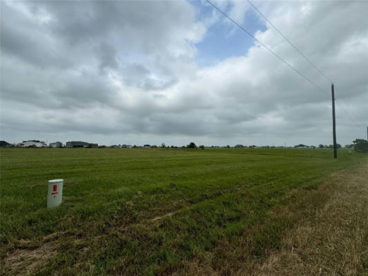 514 CHUCKWAGON TRL, ANGLETON, TX 77515, photo 4 of 5