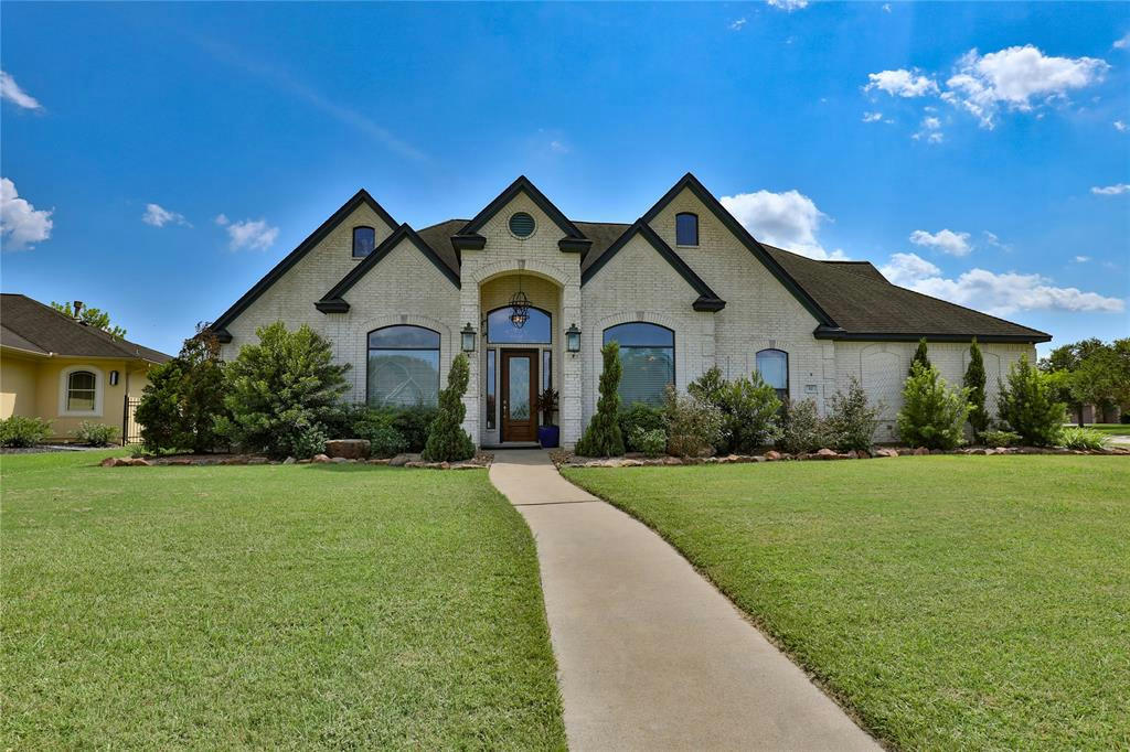 52 ROSE BAY CT, LAKE JACKSON, TX 77566, photo 1 of 48