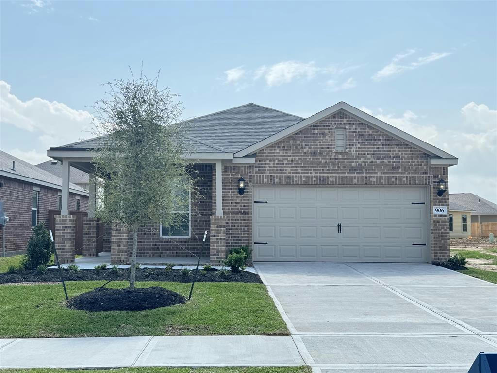 906 WHISPERING WINDS DR, BEASLEY, TX 77417, photo 1 of 8