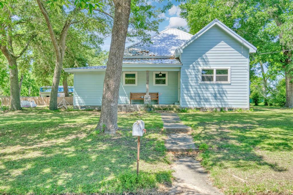 105 N TEXAS ST, MADISONVILLE, TX 77864, photo 1 of 31