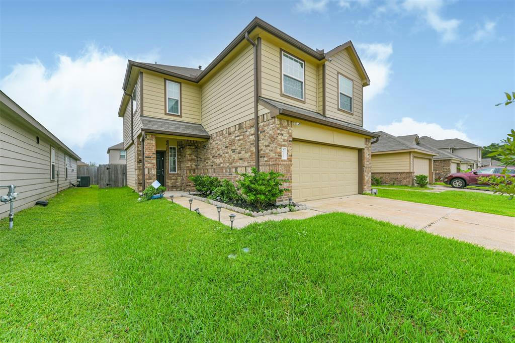 10323 WHITE FIR VILLA AVE, HOUSTON, TX 77044, photo 1 of 38