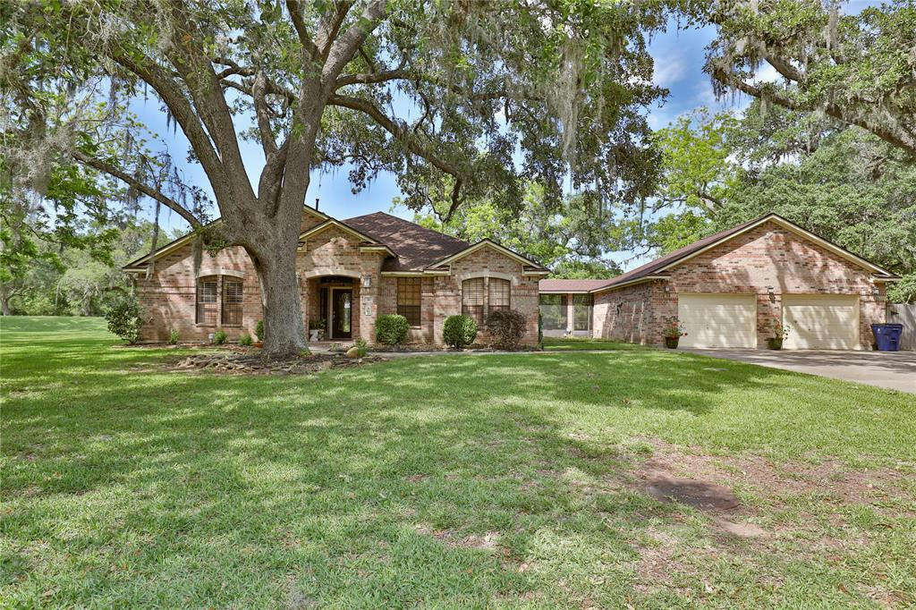 310 WELLSHIRE DR, WEST COLUMBIA, TX 77486, photo 1 of 32