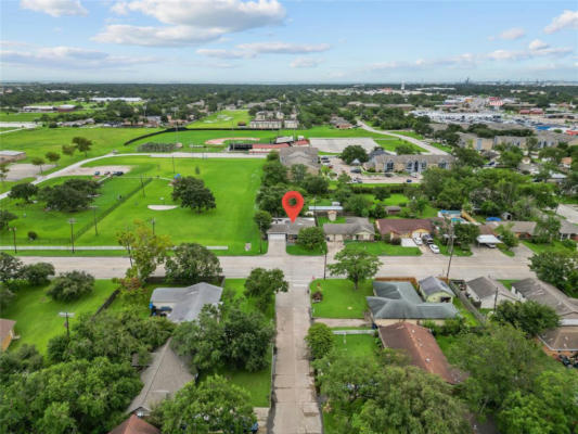 1322 29TH ST N, TEXAS CITY, TX 77590, photo 2 of 41