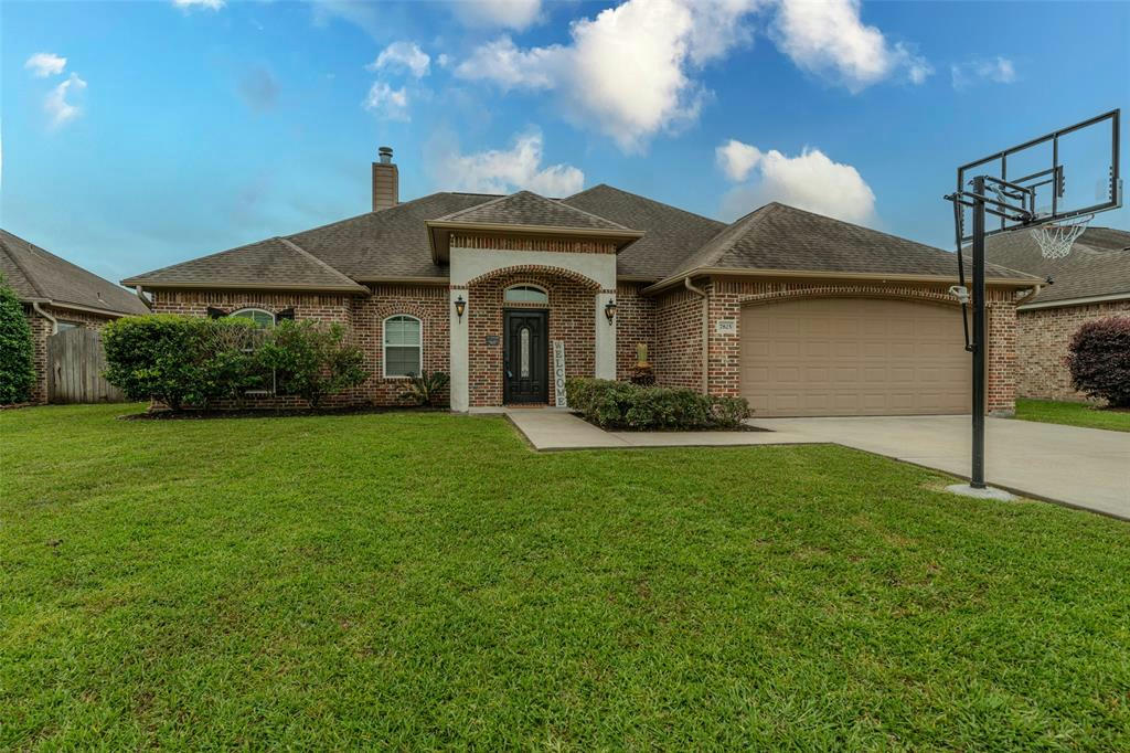 7825 N WINDEMERE DR, BEAUMONT, TX 77713, photo 1 of 33
