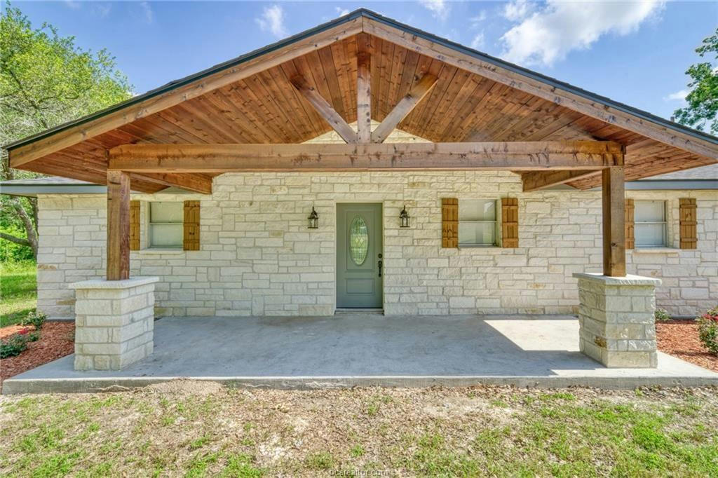 5085 HIGHWAY 75 S, MADISONVILLE, TX 77864, photo 1 of 38