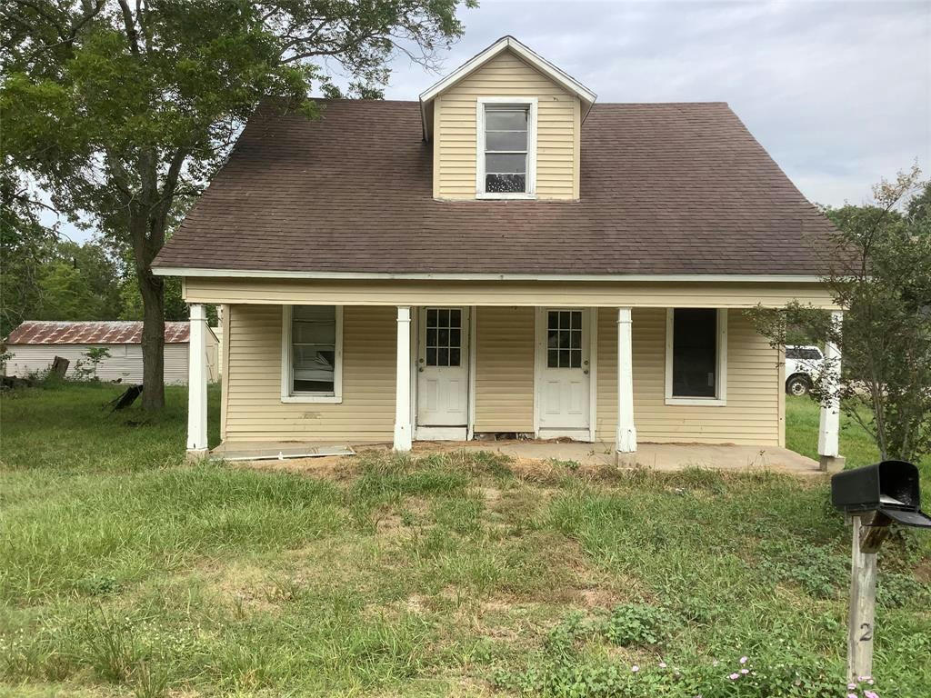 402 W 4TH ST, EL CAMPO, TX 77437, photo 1 of 6