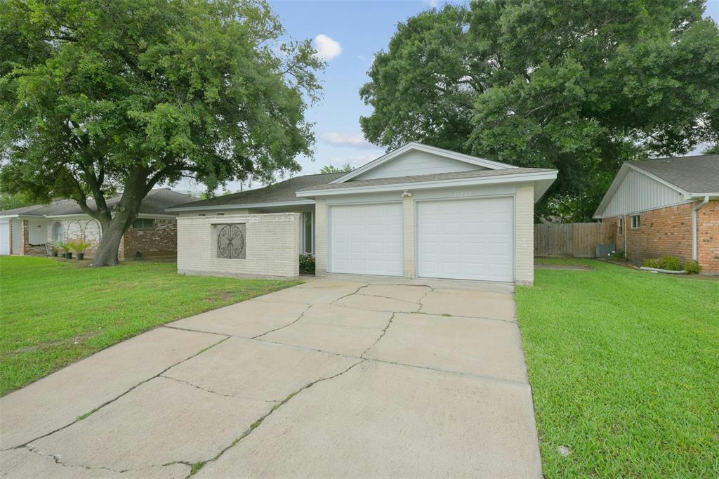 11223 SAGELAND DR, HOUSTON, TX 77089, photo 1 of 32