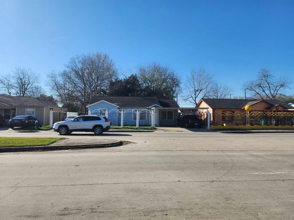 242 PARKER RD, HOUSTON, TX 77076, photo 1 of 9