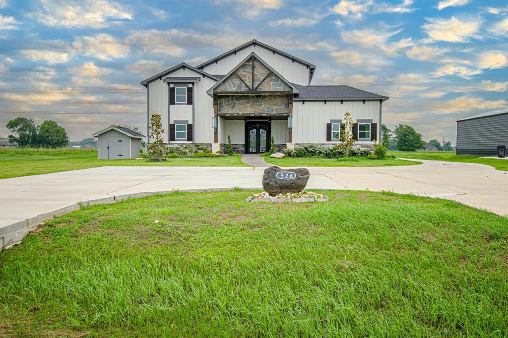 526 ANGUS TRL, ANGLETON, TX 77515, photo 1 of 24