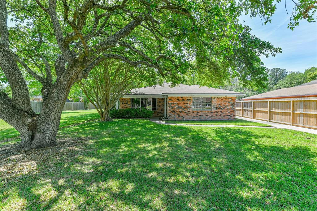 121 MARY LN, BACLIFF, TX 77518, photo 1 of 46
