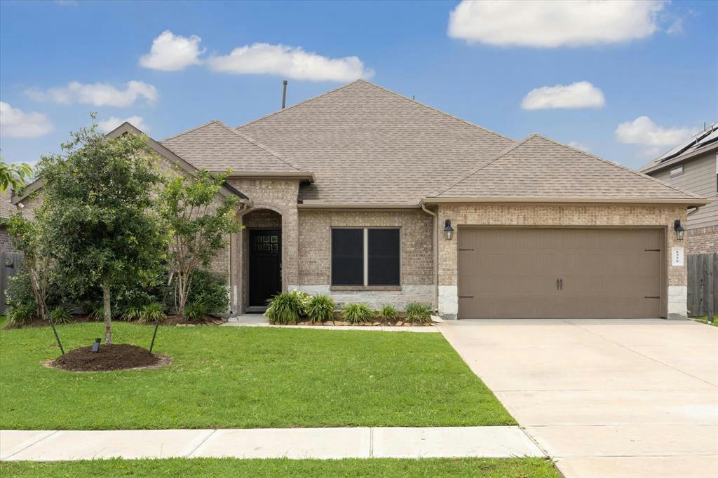 6329 CLEARWATER DR, LEAGUE CITY, TX 77573, photo 1 of 32