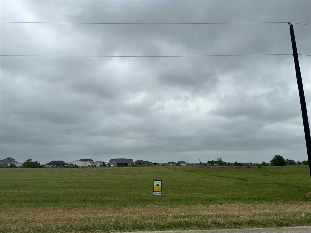 514 CHUCKWAGON TRL, ANGLETON, TX 77515, photo 1 of 5