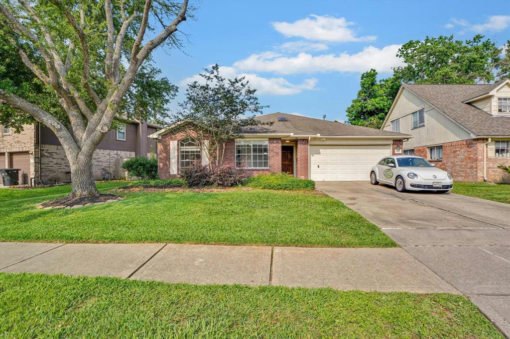 18815 LONG TRACE DR, HUMBLE, TX 77346, photo 1 of 50