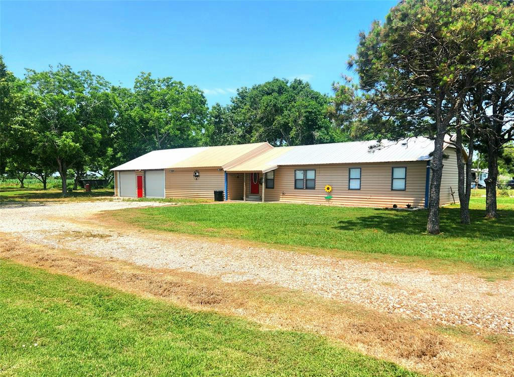 1546 COUNTY ROAD 323, LOUISE, TX 77455, photo 1 of 15
