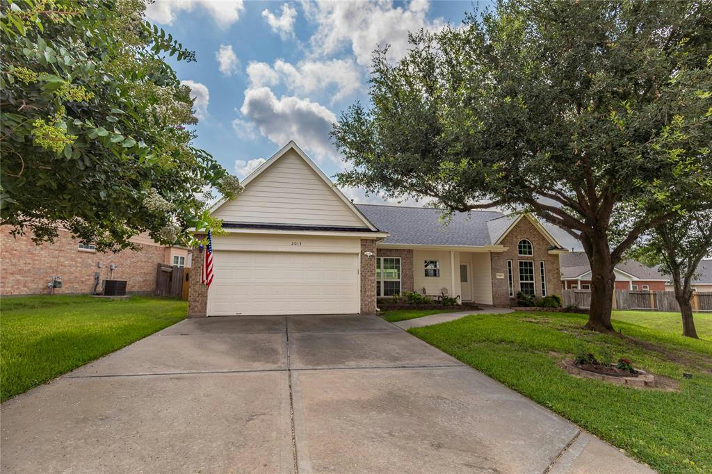 2013 ROYAL CT, BELLVILLE, TX 77418, photo 1 of 17