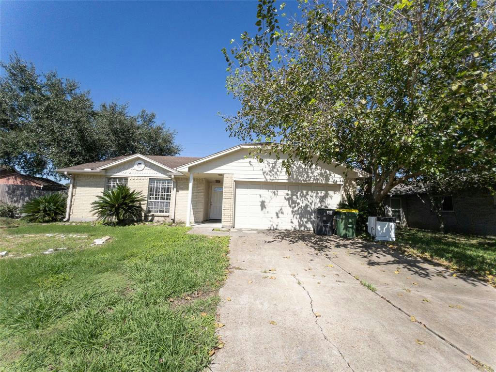 2907 HELMSLEY DR, PEARLAND, TX 77584, photo 1 of 28