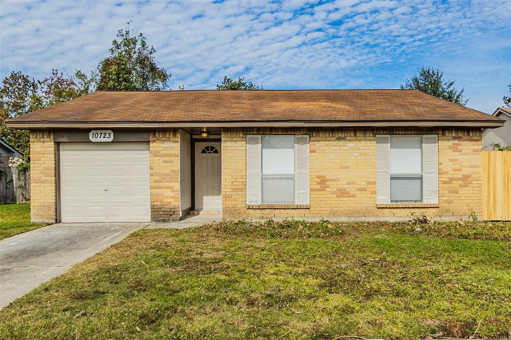 10723 THORNCLIFF DR, HUMBLE, TX 77396, photo 1 of 18