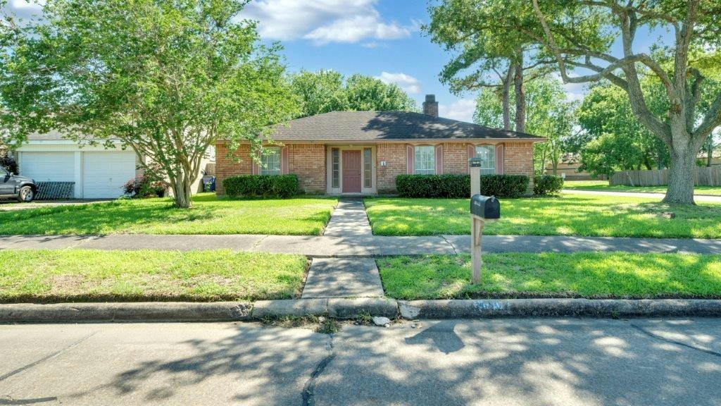 16502 FOREST BEND AVE, FRIENDSWOOD, TX 77546, photo 1 of 19