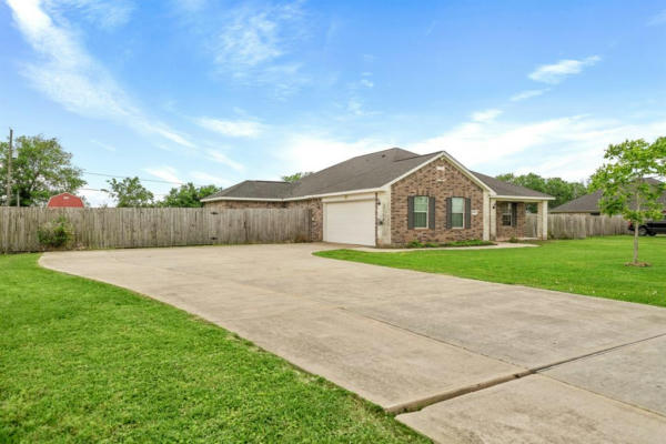 10714 HARRY DR, NEEDVILLE, TX 77461, photo 2 of 21