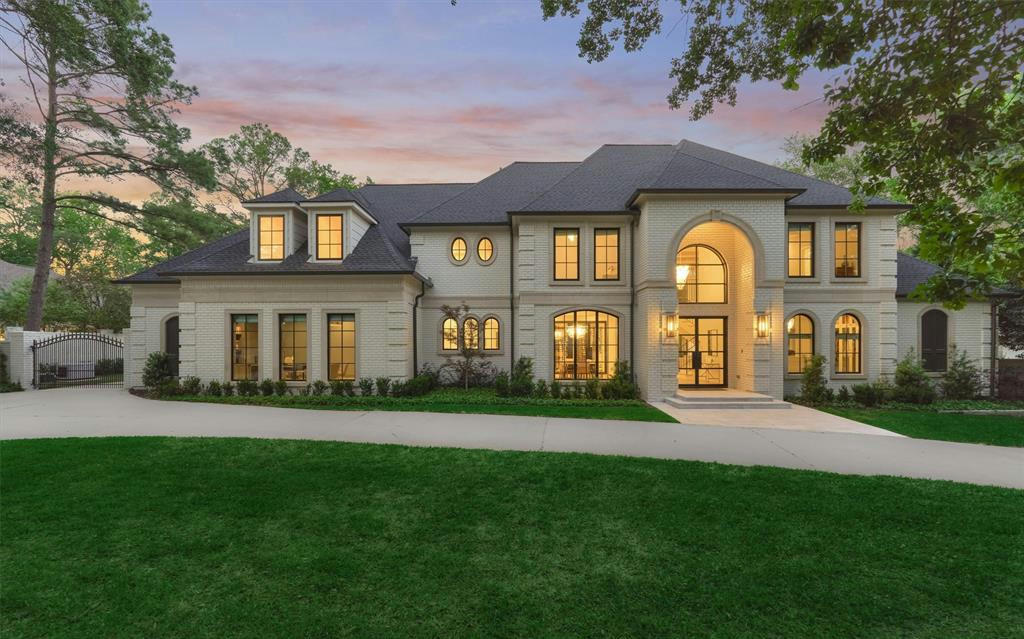 16 AUTUMN CRES, THE WOODLANDS, TX 77381, photo 1 of 49