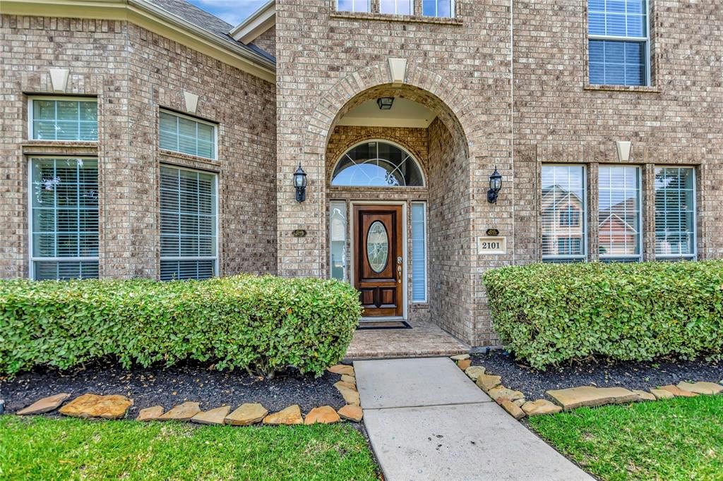 2101 FRANK SHORE DR, PEARLAND, TX 77584, photo 1 of 50