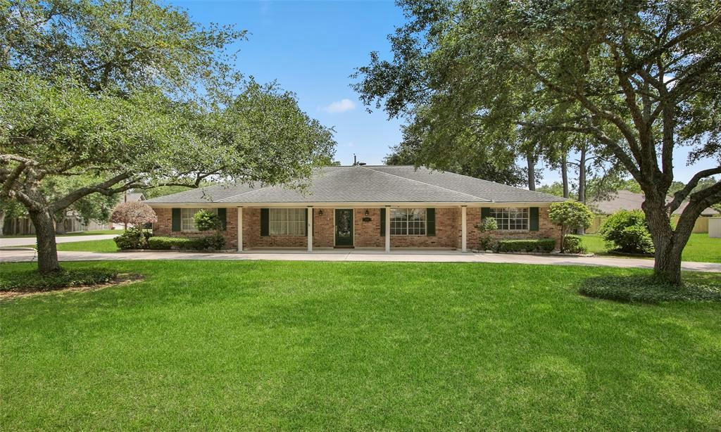 2601 TAYLOR LN, PEARLAND, TX 77581, photo 1 of 39
