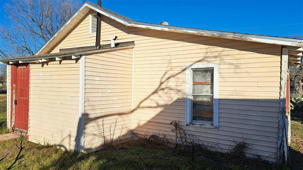 804 S NECHES ST, COLEMAN, TX 76834, photo 1 of 9