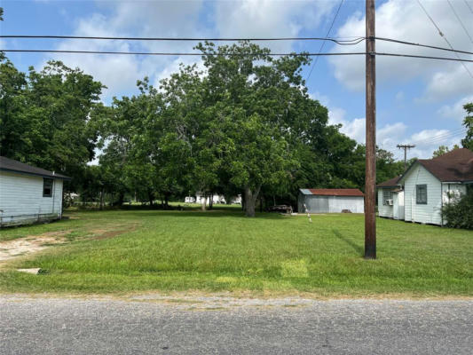 3208 MOORE AVE, BAY CITY, TX 77414, photo 4 of 9