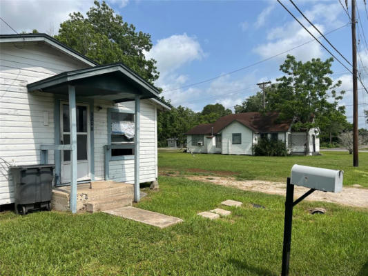 3208 MOORE AVE, BAY CITY, TX 77414, photo 2 of 9