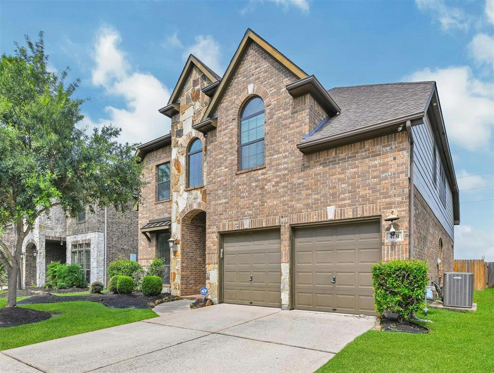 4731 BUTTERFLY PATH DR, HUMBLE, TX 77396, photo 1 of 39