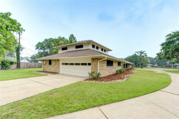 102 OAK SHADOWS ST, BAYTOWN, TX 77520, photo 4 of 44