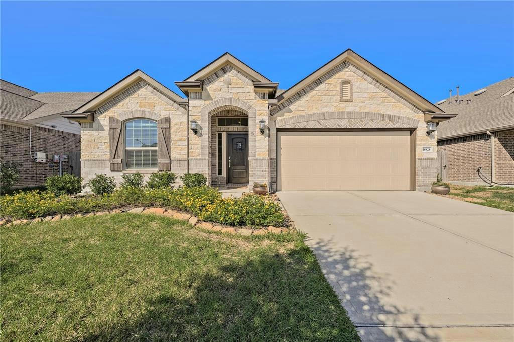 18828 PALMETTO HILLS DR, NEW CANEY, TX 77357, photo 1 of 20