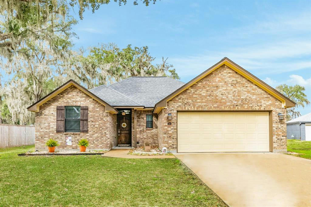 10 SEMINOLE LN, WEST COLUMBIA, TX 77486, photo 1 of 26