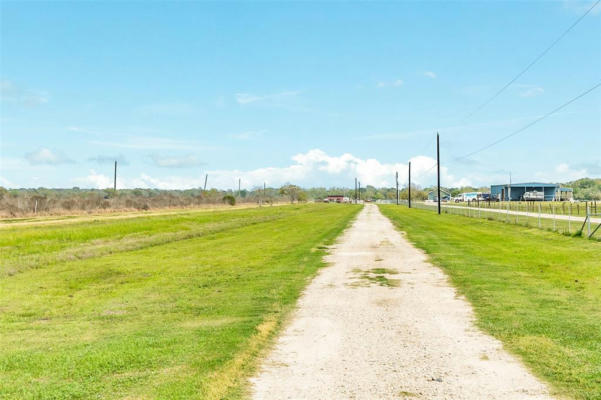 5049 COUNTY ROAD 208, DANBURY, TX 77534, photo 3 of 43