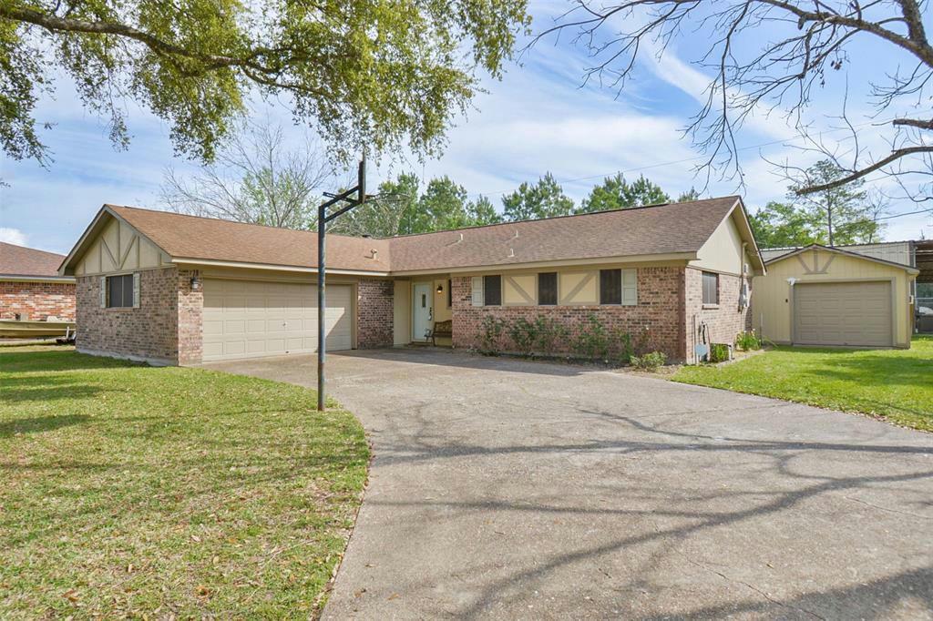 326 CORLEY DR, HIGHLANDS, TX 77562, photo 1 of 28