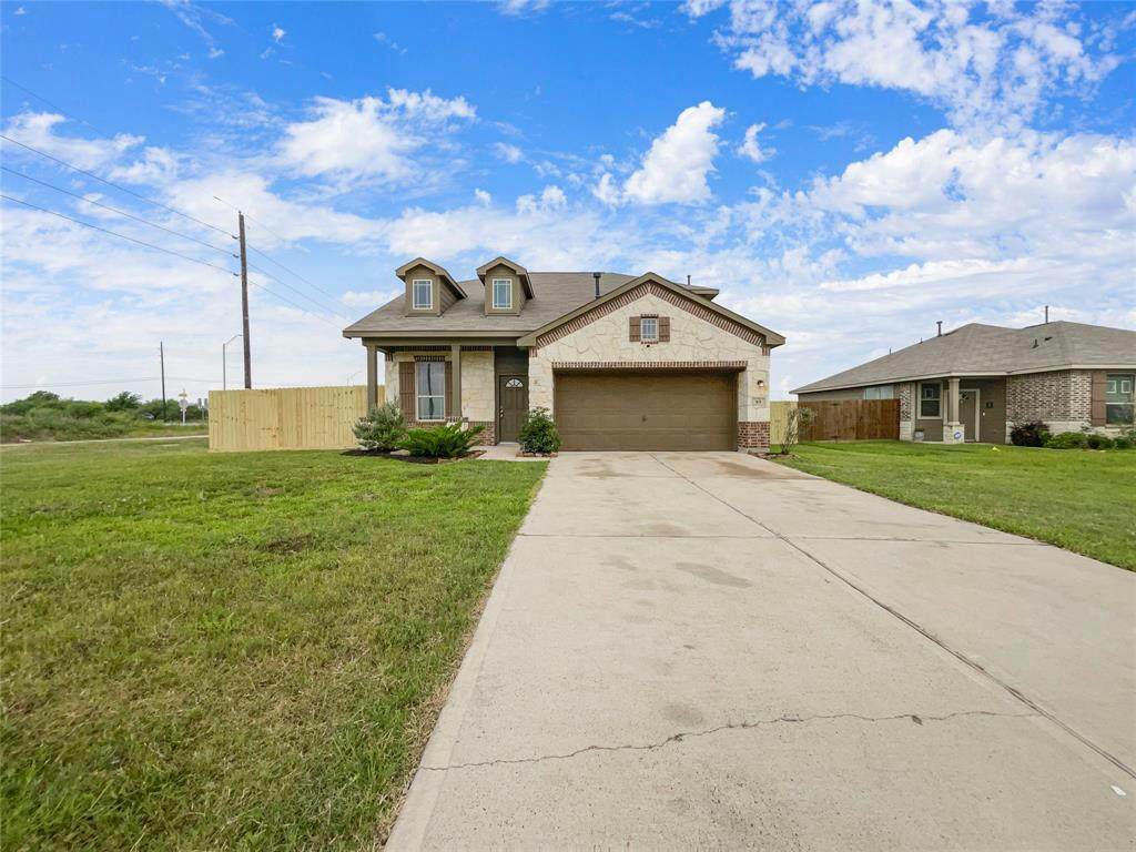 101 WHITE WING LN # B, SEALY, TX 77474, photo 1 of 18