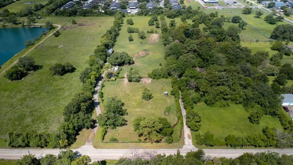 2220 LAWRENCE RD, LEAGUE CITY, TX 77565, photo 1 of 17