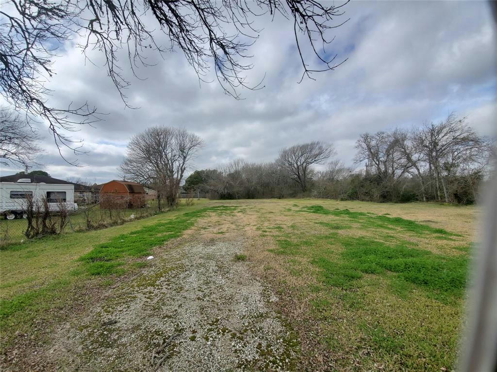 521 HIGHWAY 3, TEXAS CITY, TX 77568, photo 1 of 2