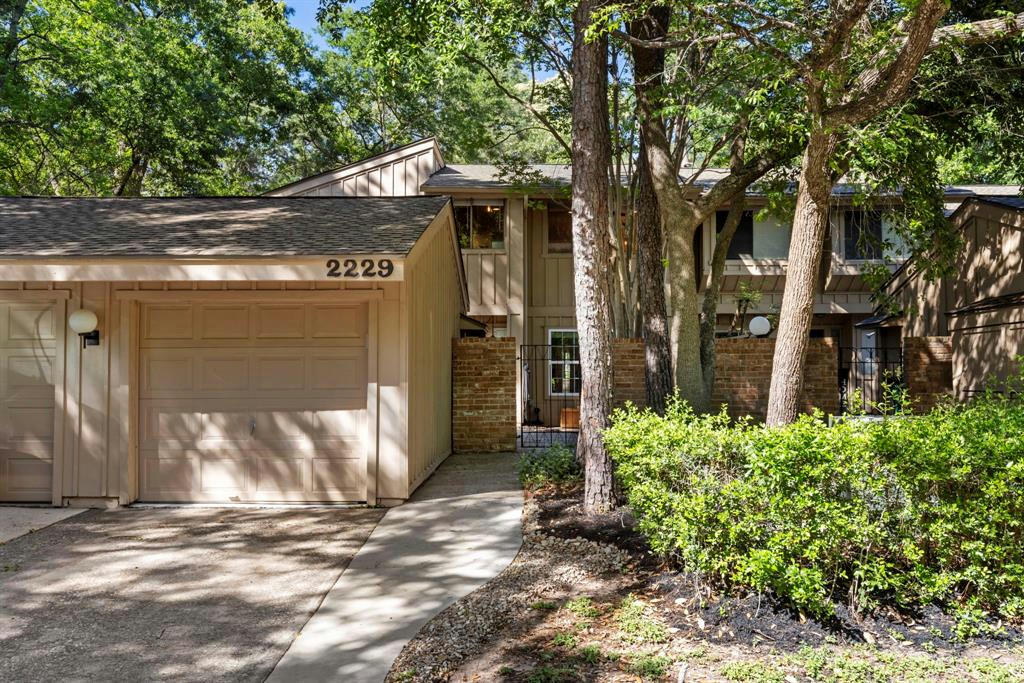 2229 W SETTLERS WAY, THE WOODLANDS, TX 77380, photo 1 of 25