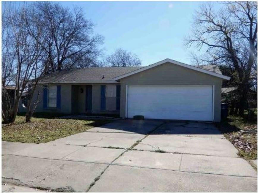 240 BUIE DR, EVERMAN, TX 76140, photo 1 of 6