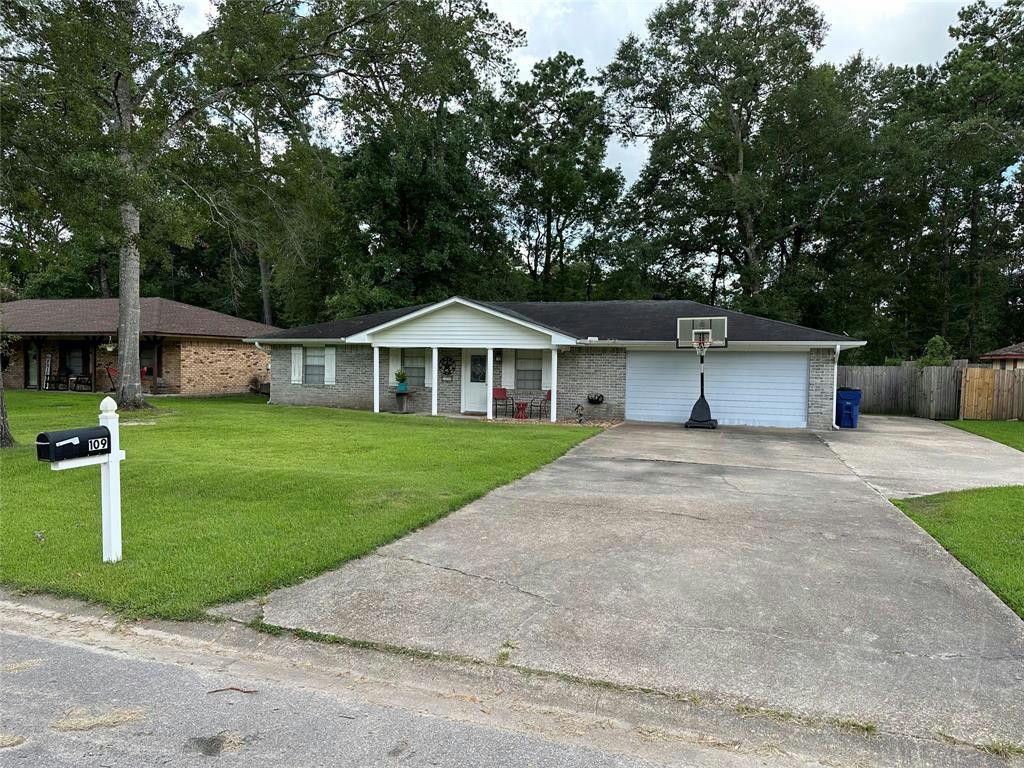 109 PINECREST DR, SILSBEE, TX 77656, photo 1 of 21