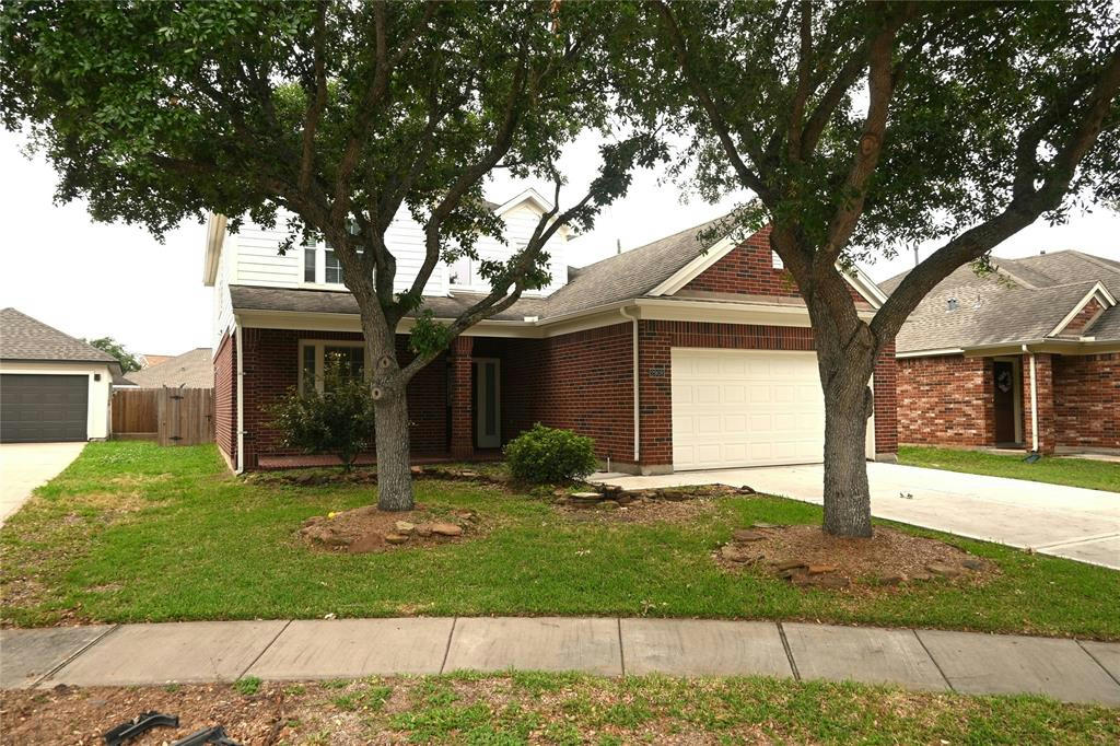 2908 FOUNTAIN BROOK CT, PEARLAND, TX 77584, photo 1 of 13