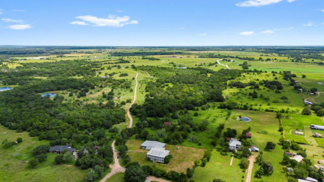 812 W TOBIAS ROAD, ELLINGER, TX 78938, photo 4 of 23