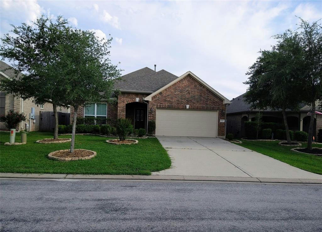 2218 MAPLE POINT DR N, CONROE, TX 77301, photo 1 of 17