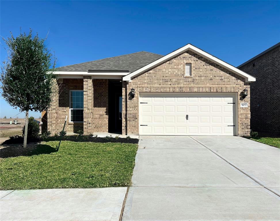 1014 WHISPERING WINDS DR, BEASLEY, TX 77417, photo 1 of 9